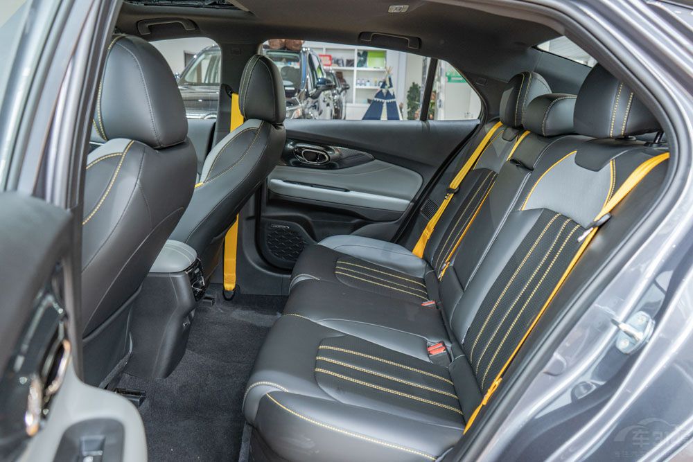 Pc˚ILUNI-VI㕣