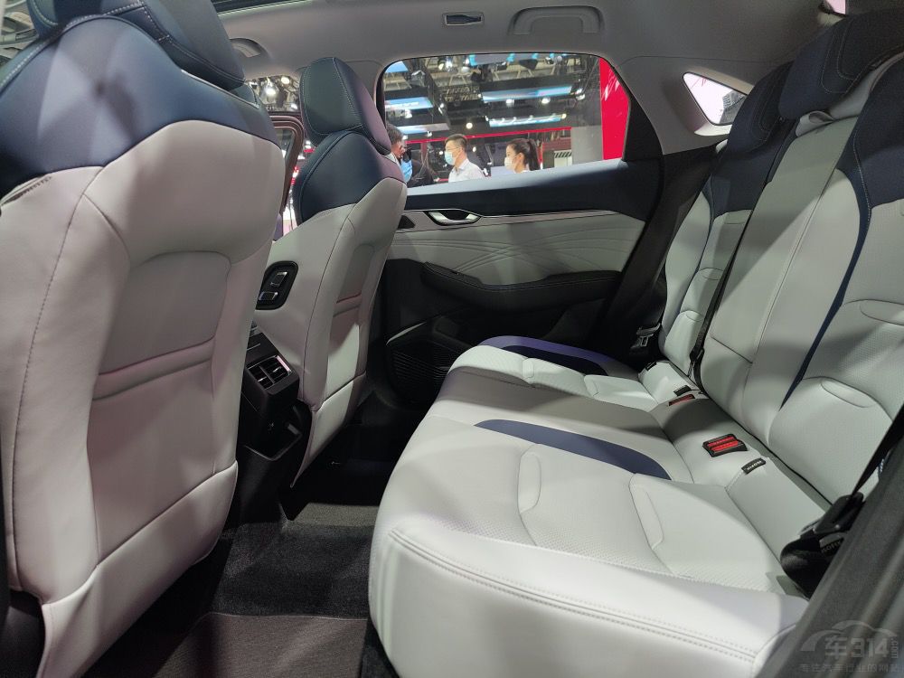 Pc˚ILUNI-VI㕣