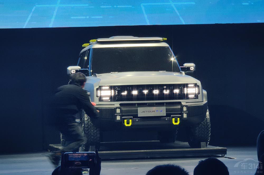 年輕人是選坦克300還是等捷途硬派SUV呢 年輕人是選坦克300還是等捷途硬派SUV呢