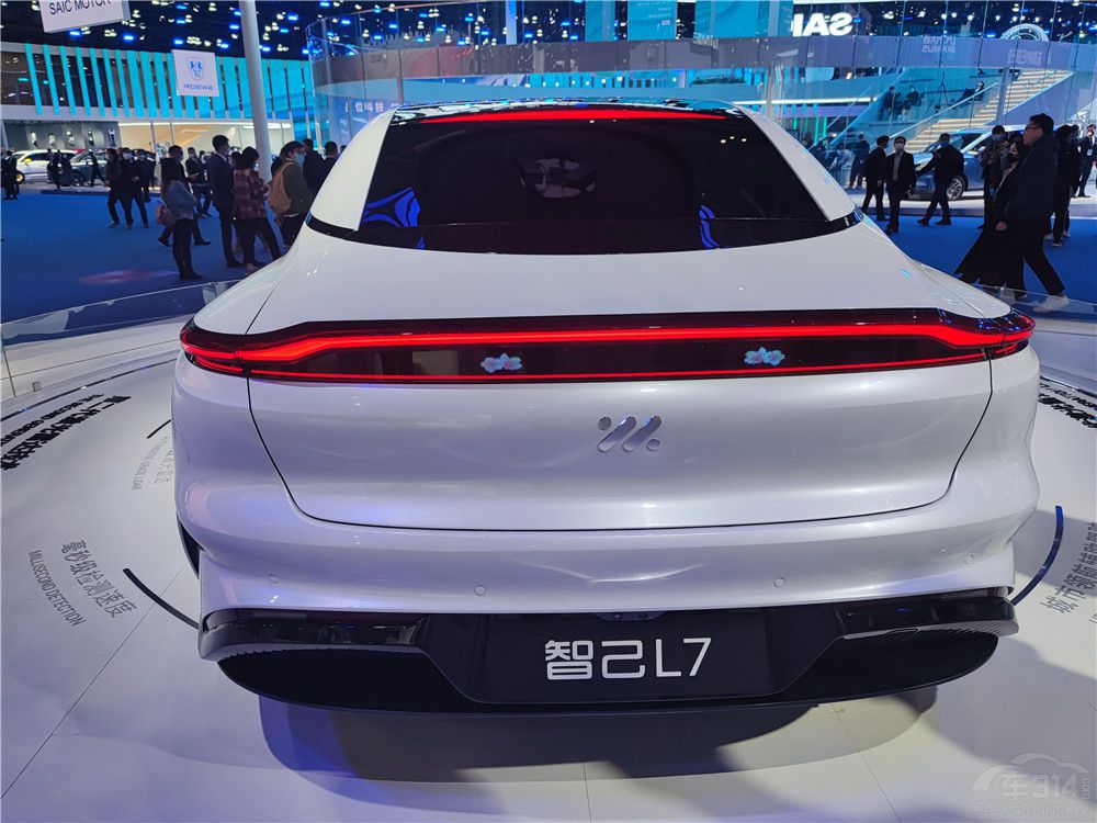 ǼL7ZEEKR 001 lһI