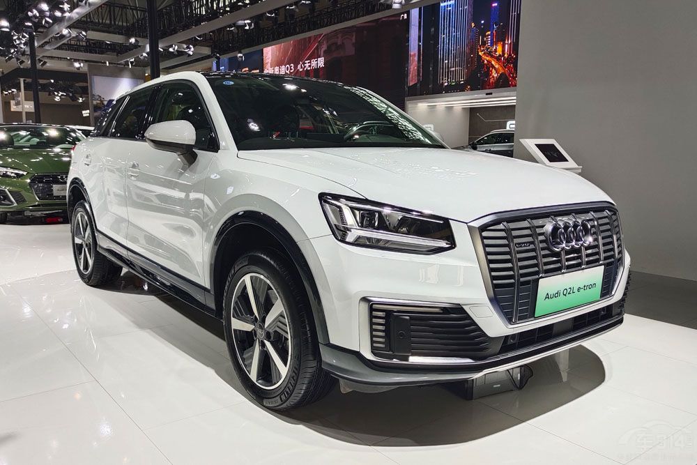 eNS1ȊWQ2L e-tronlֵI