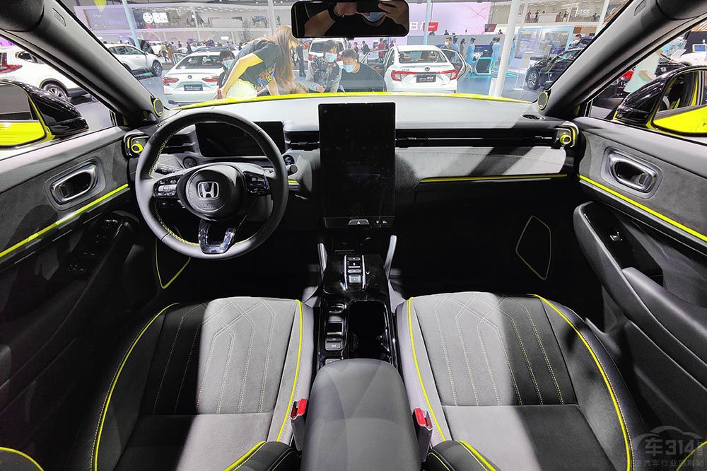 eNS1ȊWQ2L e-tronlֵI