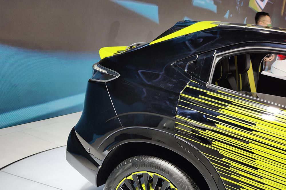 eNS1ȊWQ2L e-tronlֵI