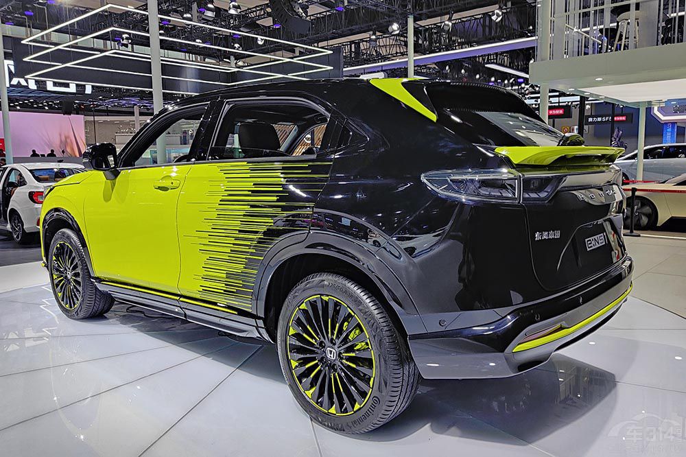 eNS1ȊWQ2L e-tronlֵI