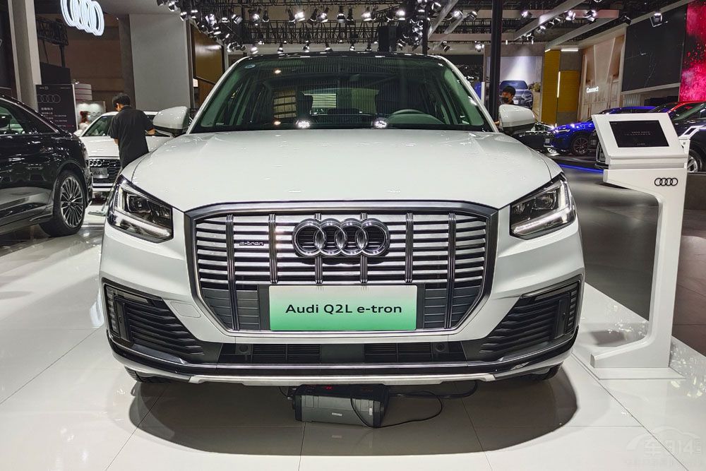 eNS1ȊWQ2L e-tronlֵI