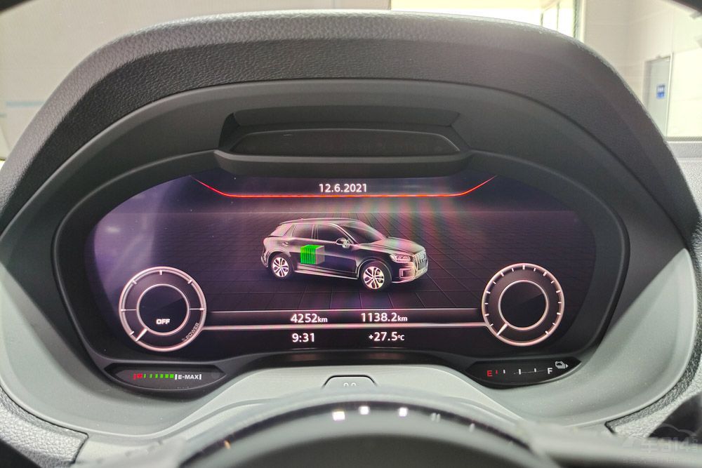 eNS1ȊWQ2L e-tronlֵI