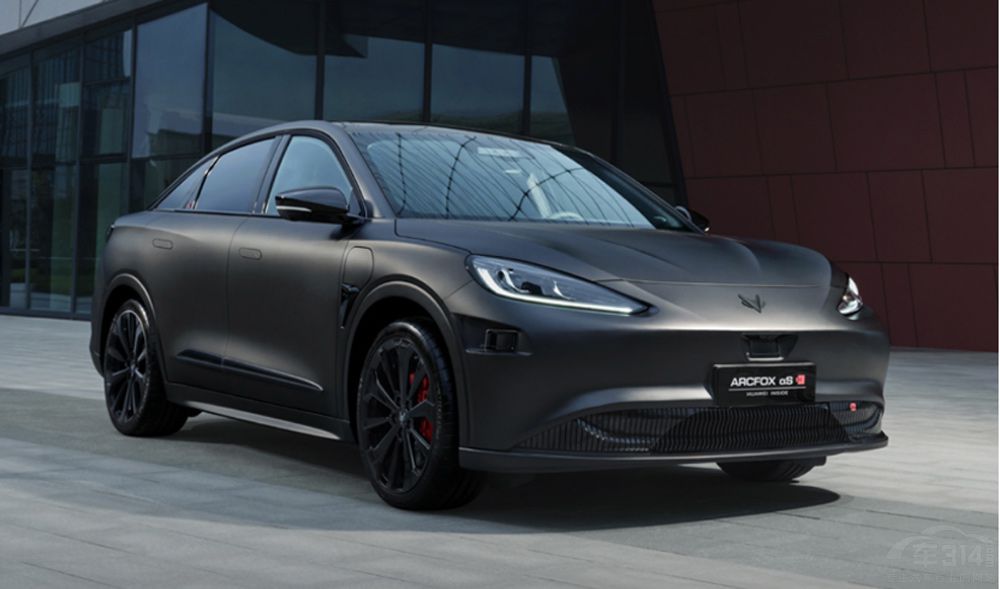 自主純電家轎對(duì)決 智己L7對(duì)比極狐阿爾法S 自主純電家轎對(duì)決 智己L7對(duì)比極狐阿爾法S