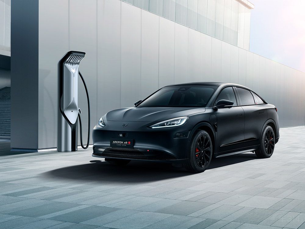 自主純電家轎對(duì)決 智己L7對(duì)比極狐阿爾法S 自主純電家轎對(duì)決 智己L7對(duì)比極狐阿爾法S