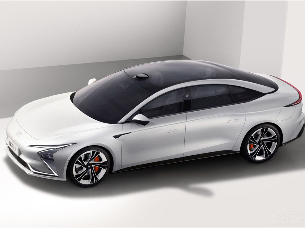 自主純電家轎對(duì)決 智己L7對(duì)比極狐阿爾法S 自主純電家轎對(duì)決 智己L7對(duì)比極狐阿爾法S