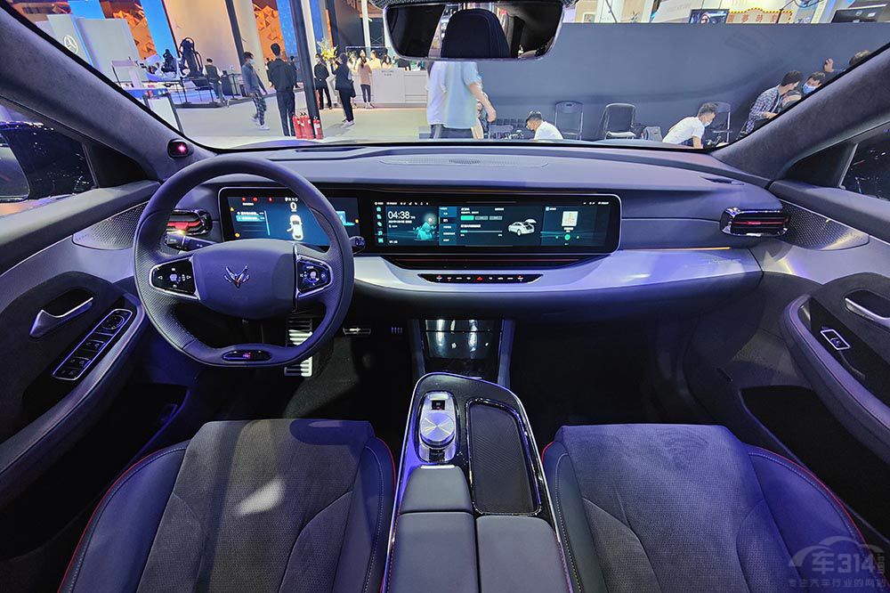 自主純電家轎對(duì)決 智己L7對(duì)比極狐阿爾法S 自主純電家轎對(duì)決 智己L7對(duì)比極狐阿爾法S