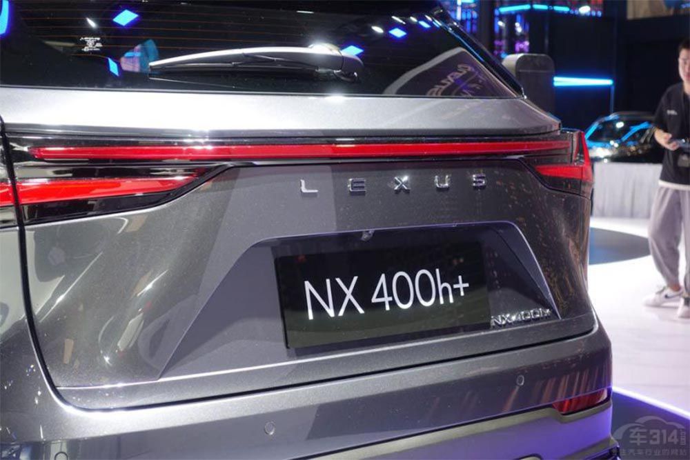 代表兩個極端的四十萬級別豪華SUV 選誰 代表兩個極端的四十萬級別豪華SUV 選誰