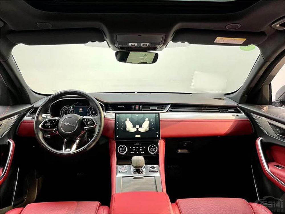 代表兩個極端的四十萬級別豪華SUV 選誰 代表兩個極端的四十萬級別豪華SUV 選誰