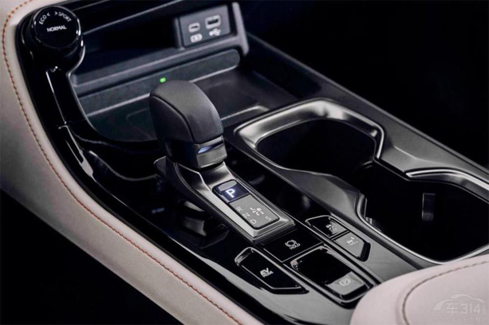 代表兩個極端的四十萬級別豪華SUV 選誰 代表兩個極端的四十萬級別豪華SUV 選誰