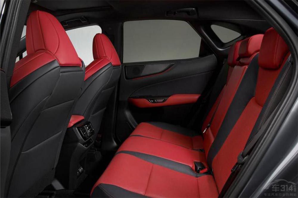 代表兩個極端的四十萬級別豪華SUV 選誰 代表兩個極端的四十萬級別豪華SUV 選誰