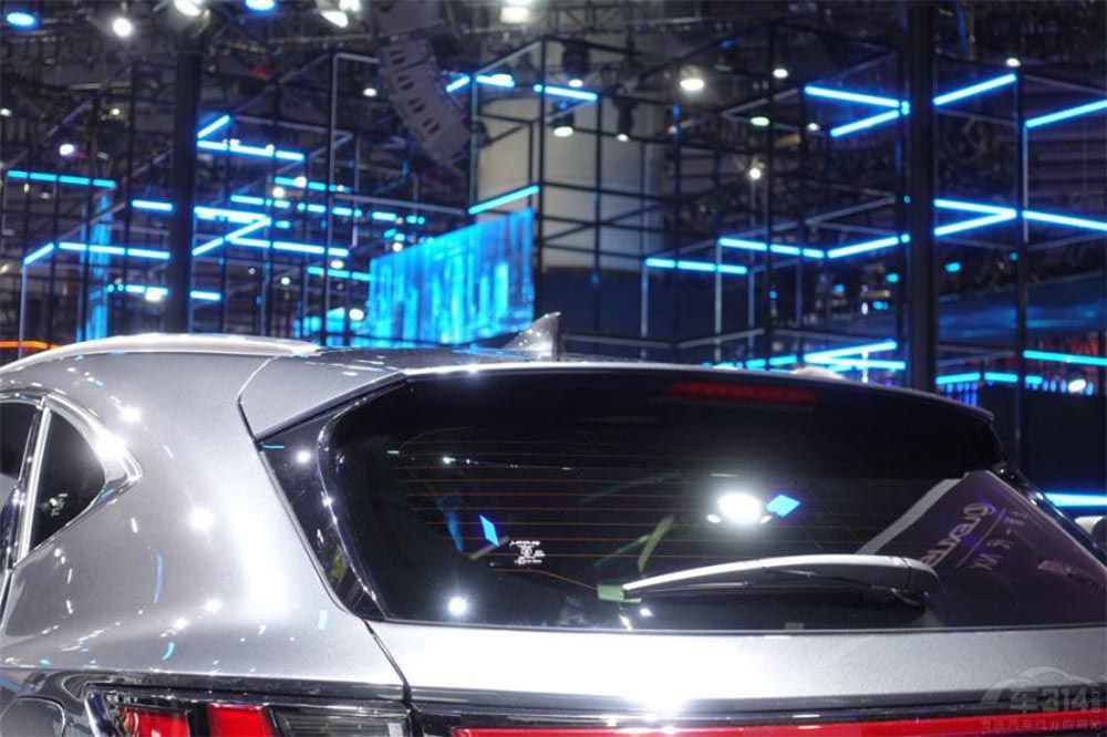 代表兩個極端的四十萬級別豪華SUV 選誰 代表兩個極端的四十萬級別豪華SUV 選誰