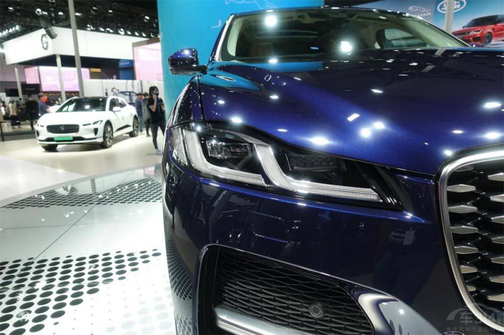 代表兩個極端的四十萬級別豪華SUV 選誰 代表兩個極端的四十萬級別豪華SUV 選誰