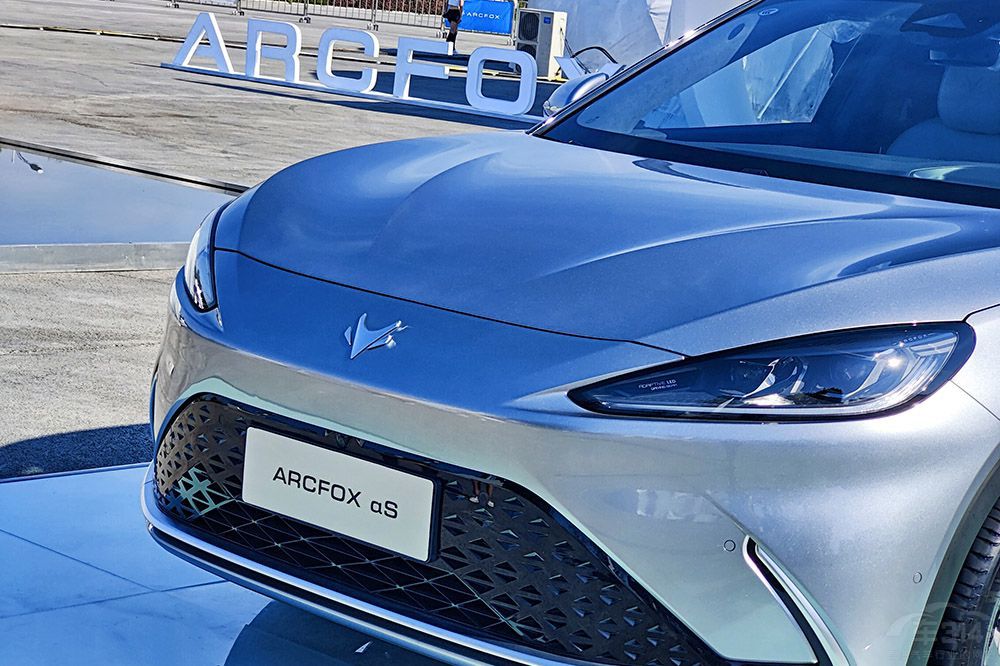 極狐阿爾法S對比比亞迪漢EV您會選擇誰 極狐阿爾法S對比比亞迪漢EV您會選擇誰