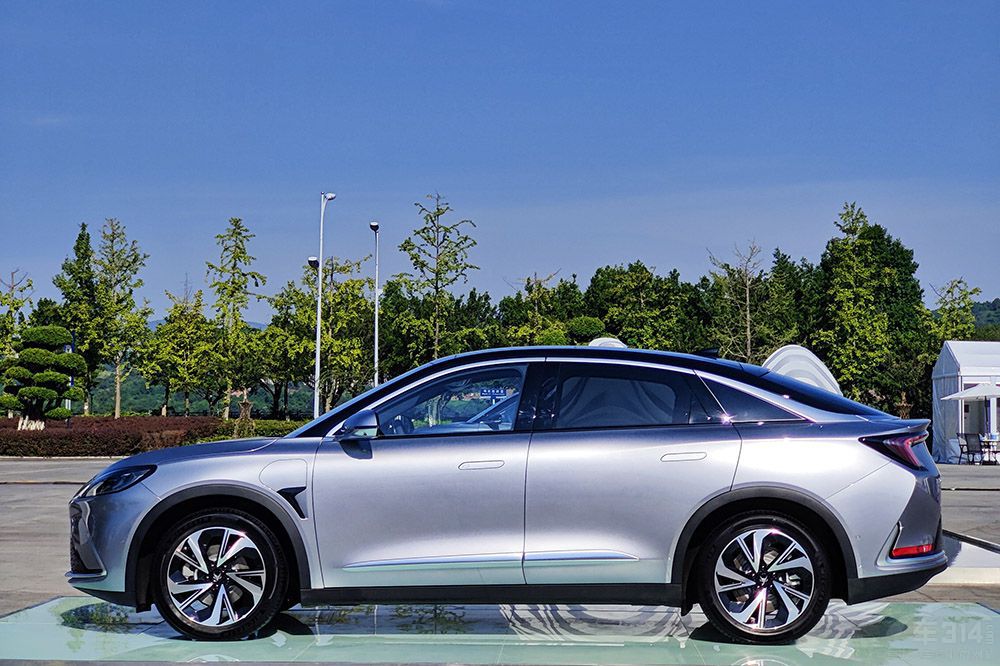 極狐阿爾法S對比比亞迪漢EV您會選擇誰 極狐阿爾法S對比比亞迪漢EV您會選擇誰