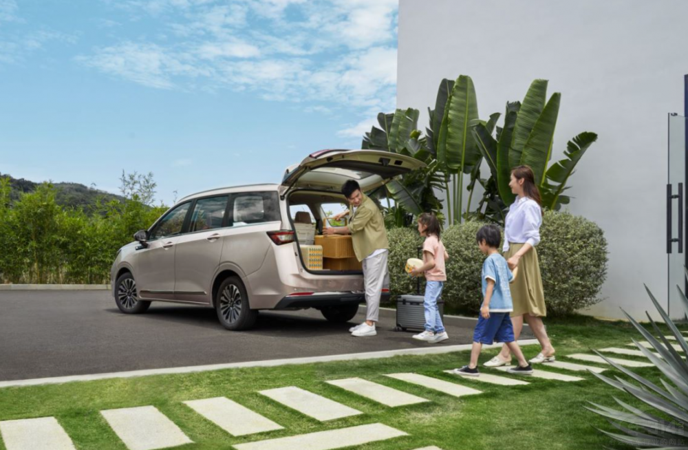 擁有2+2+N座椅布局 五菱佳辰為出行加碼 擁有2+2+N座椅布局 五菱佳辰為出行加碼