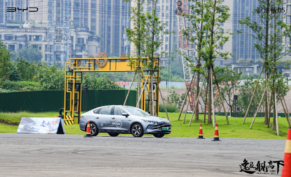 艦賞海洋美學(xué) 艦賞海洋美學(xué) 全方位對比試駕用實力說話