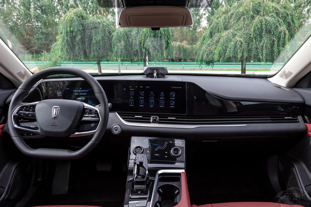 更年輕 更商務(wù) 第三代奔騰B70更懂年輕人 更年輕 更商務(wù) 第三代奔騰B70更懂年輕人