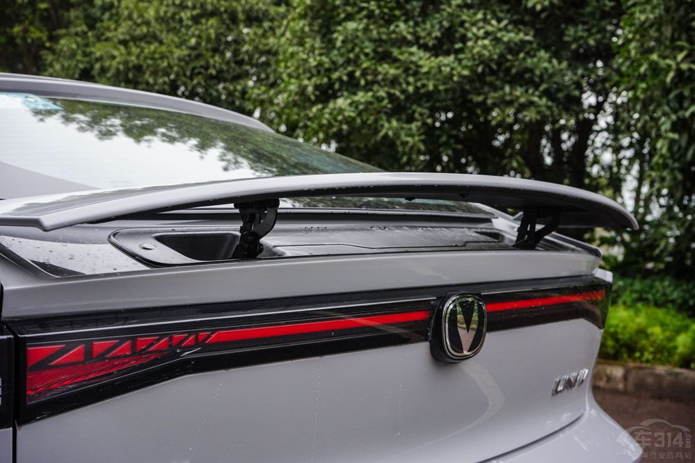 xӰR-styleِ߀L(zhng)UNI-V 1.5T