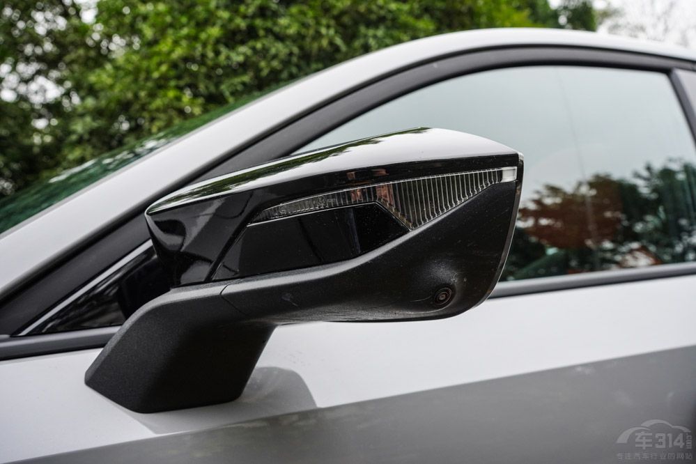 xӰR-styleِ߀L(zhng)UNI-V 1.5T