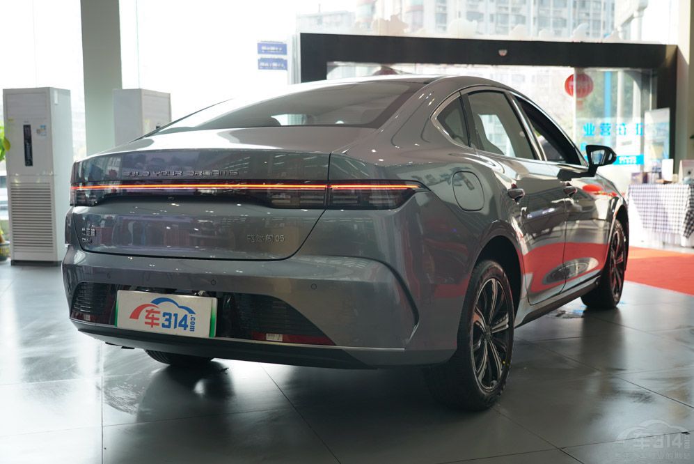 長安深藍SL03和比亞迪驅(qū)逐艦05 誰值得選 長安深藍SL03和比亞迪驅(qū)逐艦05 誰值得選