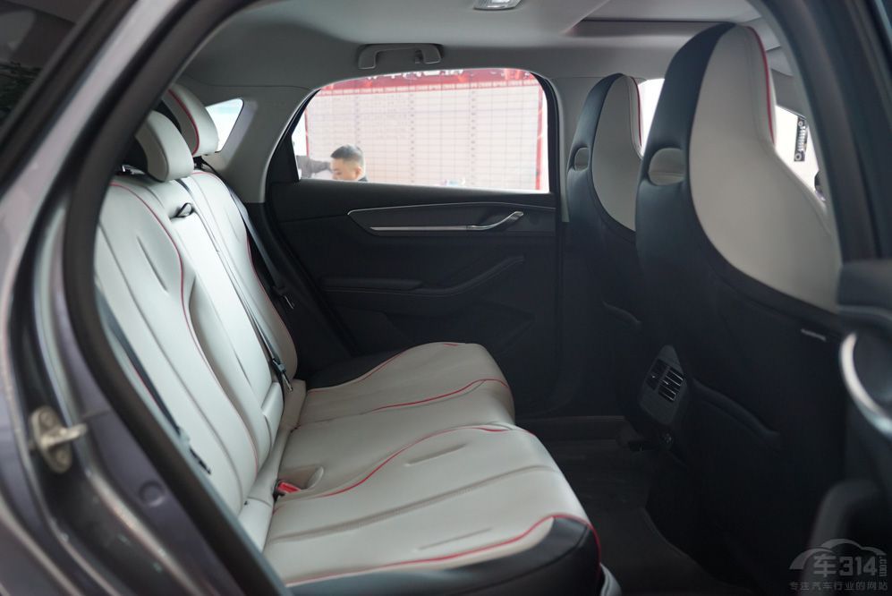 長安深藍SL03和比亞迪驅(qū)逐艦05 誰值得選 長安深藍SL03和比亞迪驅(qū)逐艦05 誰值得選