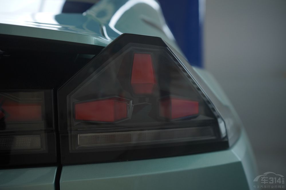 AION S(du){(ln)SL03 lmϼ