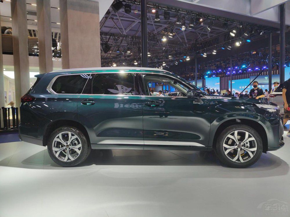 實(shí)力對(duì)拼 星途攬?jiān)聦?duì)比阿維塔11誰能勝出 實(shí)力對(duì)拼 星途攬?jiān)聦?duì)比阿維塔11誰能勝出