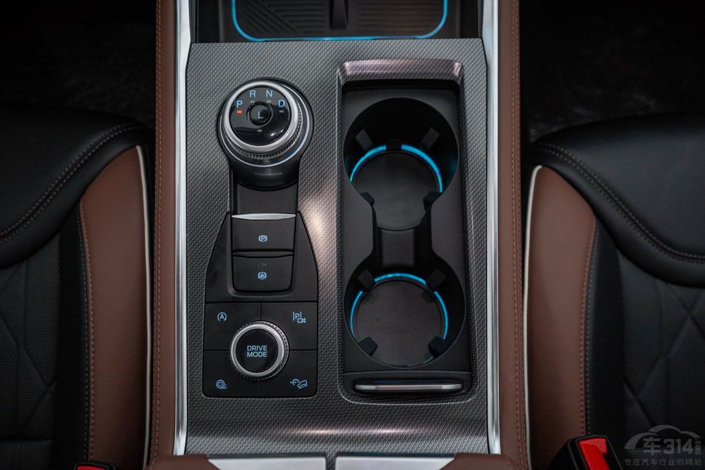 全新探險(xiǎn)者對(duì)比問(wèn)界M7 大六座之爭(zhēng)誰(shuí)能贏(yíng) 全新探險(xiǎn)者對(duì)比問(wèn)界M7 大六座之爭(zhēng)誰(shuí)能贏(yíng)