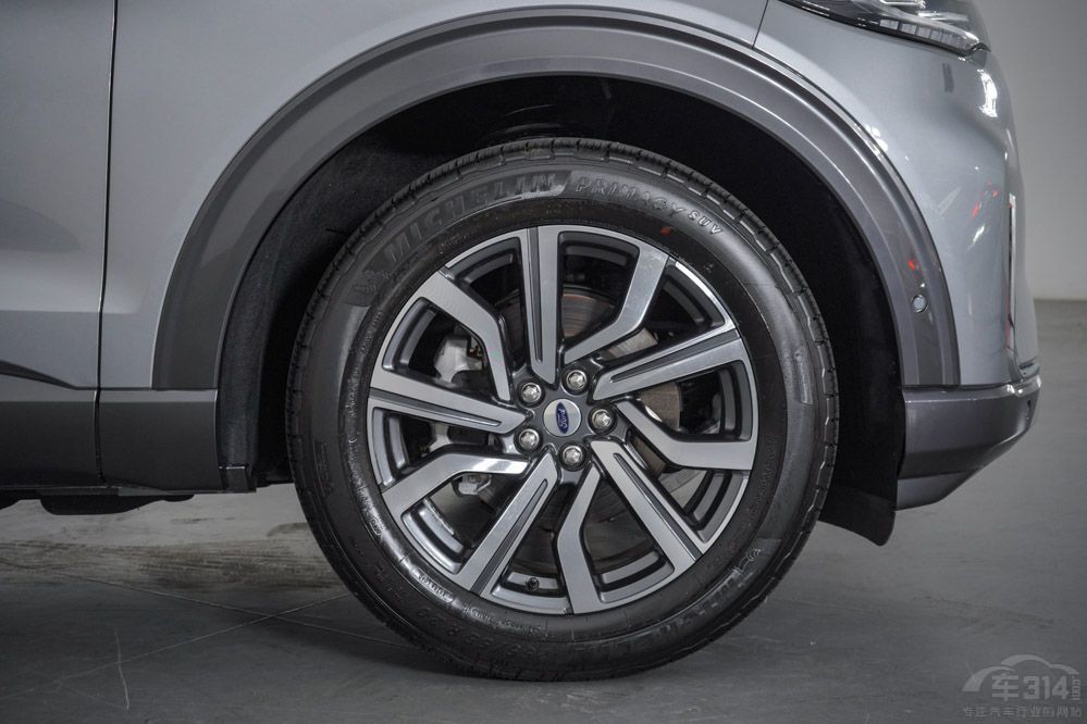 全新探險(xiǎn)者對(duì)比問(wèn)界M7 大六座之爭(zhēng)誰(shuí)能贏(yíng) 全新探險(xiǎn)者對(duì)比問(wèn)界M7 大六座之爭(zhēng)誰(shuí)能贏(yíng)