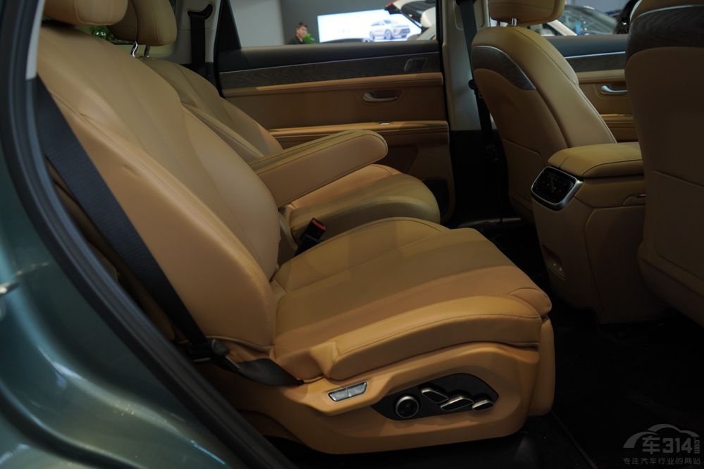 全新探險(xiǎn)者對(duì)比問(wèn)界M7 大六座之爭(zhēng)誰(shuí)能贏(yíng) 全新探險(xiǎn)者對(duì)比問(wèn)界M7 大六座之爭(zhēng)誰(shuí)能贏(yíng)