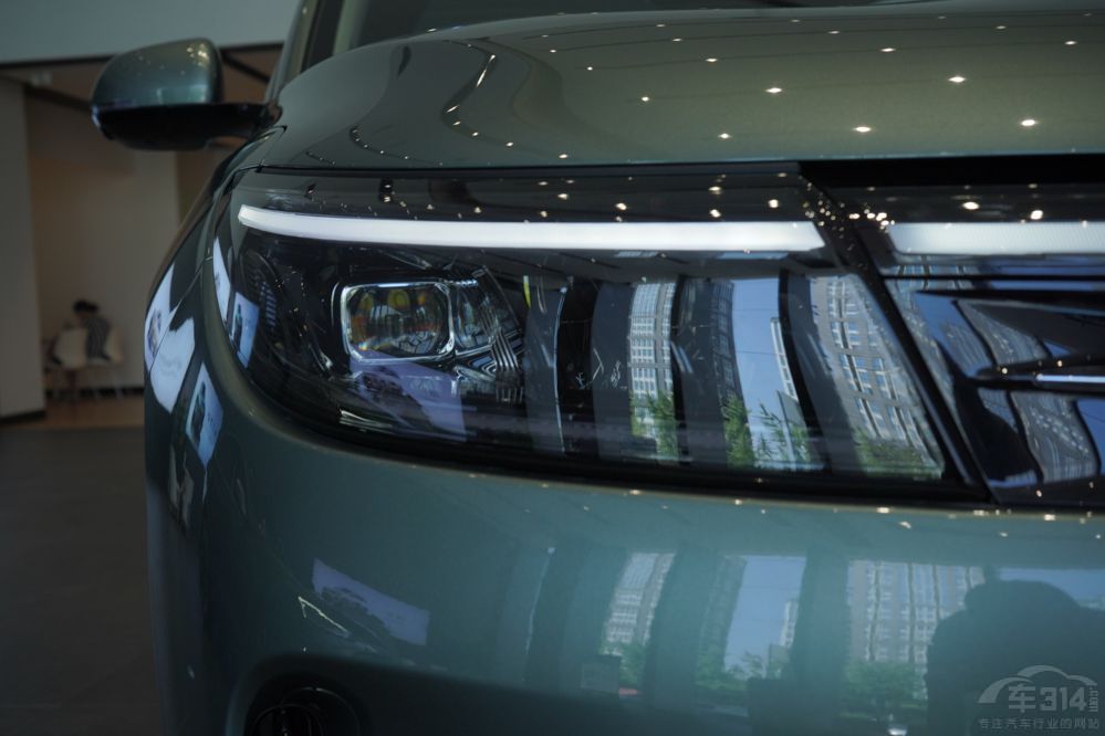 全新探險(xiǎn)者對(duì)比問(wèn)界M7 大六座之爭(zhēng)誰(shuí)能贏(yíng) 全新探險(xiǎn)者對(duì)比問(wèn)界M7 大六座之爭(zhēng)誰(shuí)能贏(yíng)