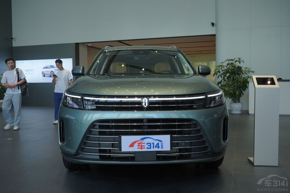 全新探險(xiǎn)者對(duì)比問(wèn)界M7 大六座之爭(zhēng)誰(shuí)能贏(yíng) 全新探險(xiǎn)者對(duì)比問(wèn)界M7 大六座之爭(zhēng)誰(shuí)能贏(yíng)