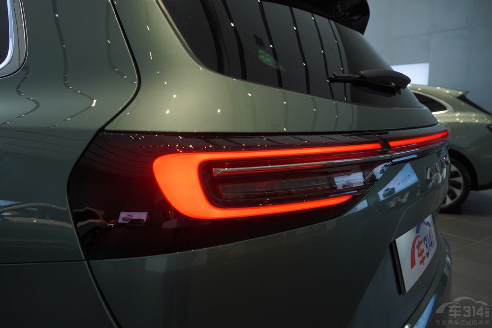 全新探險(xiǎn)者對(duì)比問(wèn)界M7 大六座之爭(zhēng)誰(shuí)能贏(yíng) 全新探險(xiǎn)者對(duì)比問(wèn)界M7 大六座之爭(zhēng)誰(shuí)能贏(yíng)