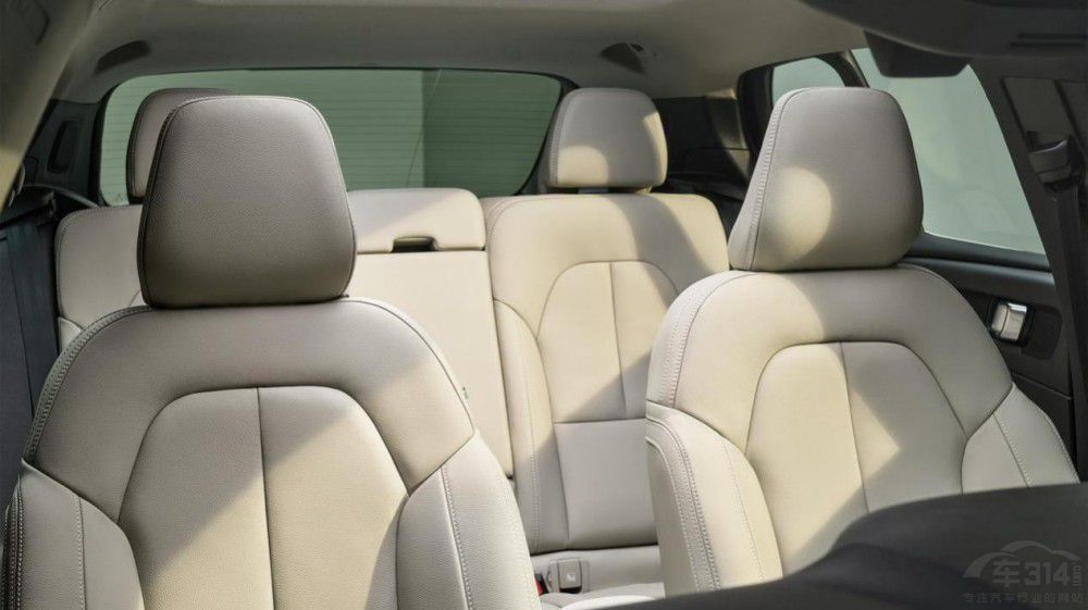 長安CS75 PLUS能否與沃爾沃XC40一較高下 長安CS75 PLUS能否與沃爾沃XC40一較高下