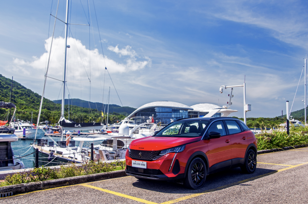 東風(fēng)標(biāo)致全新4008炫夜版僅17.07萬元起售 東風(fēng)標(biāo)致全新4008炫夜版僅17.07萬元起售