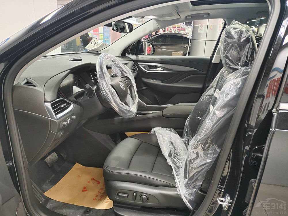 дSUV (hu)x񰢾S11߀ǰ