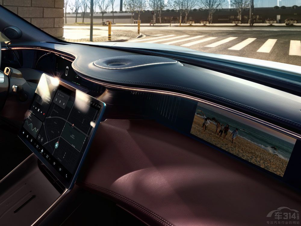 дSUV (hu)x񰢾S11߀ǰ죿