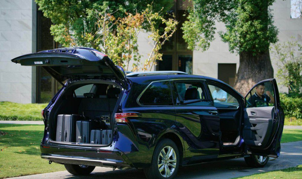 高端MPV的領(lǐng)跑者 豐田賽那詮釋最高境界 高端MPV的領(lǐng)跑者 豐田賽那詮釋最高境界