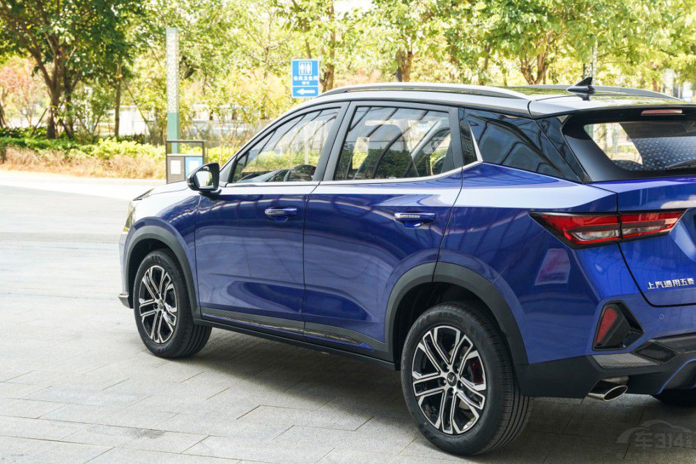 中年人的第一臺車 五菱星馳讓我心態(tài)年輕 中年人的第一臺車 五菱星馳讓我心態(tài)年輕