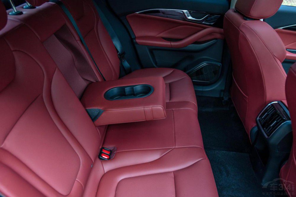 手持10來(lái)萬(wàn) 朗逸/軒逸/奔騰B70 誰(shuí)值得看 手持10來(lái)萬(wàn) 朗逸/軒逸/奔騰B70 誰(shuí)值得看