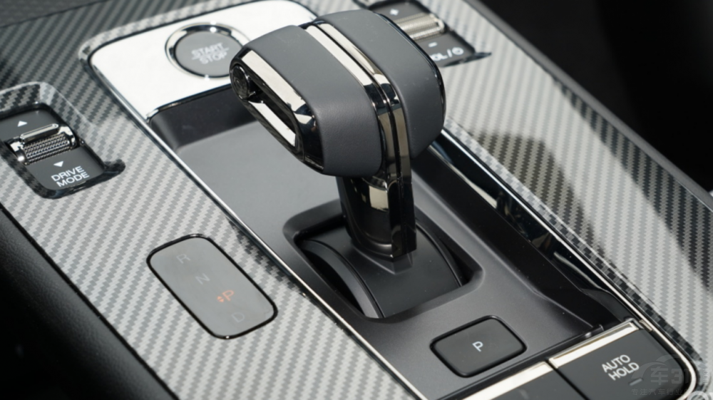 高性能與低油耗兼得 影豹混動版正式上市 高性能與低油耗兼得 影豹混動版正式上市