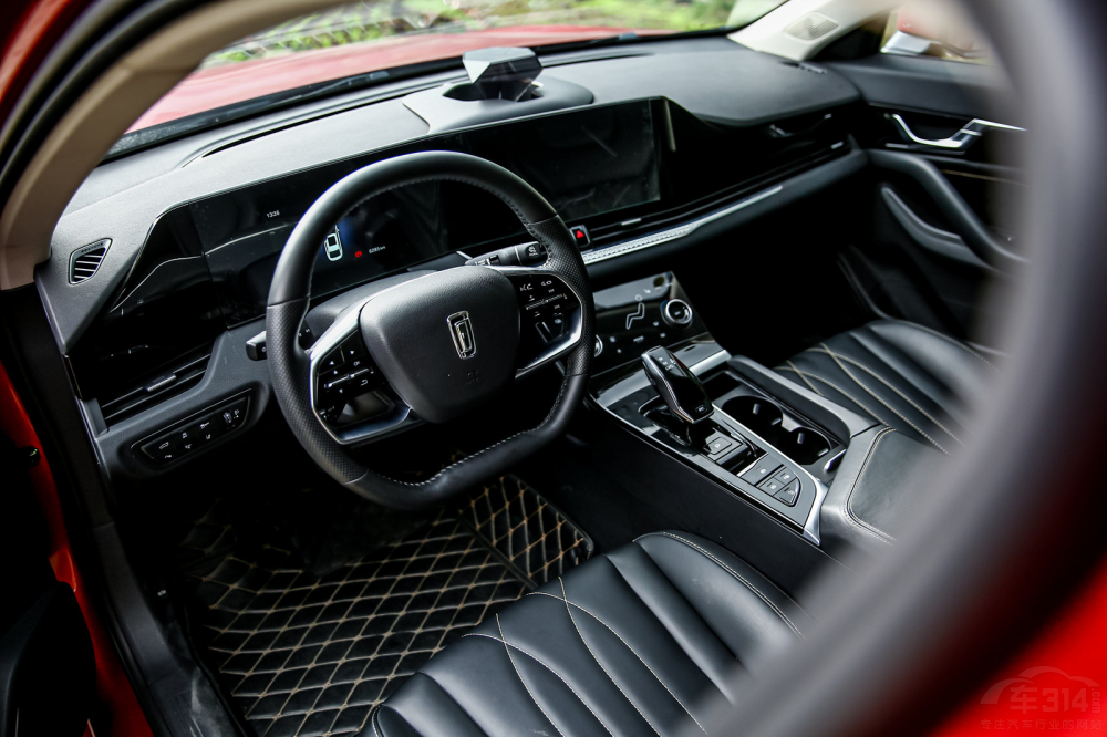 行跡川蜀 享人間煙火 與奔騰B70馭風(fēng)向上 行跡川蜀 享人間煙火 與奔騰B70馭風(fēng)向上