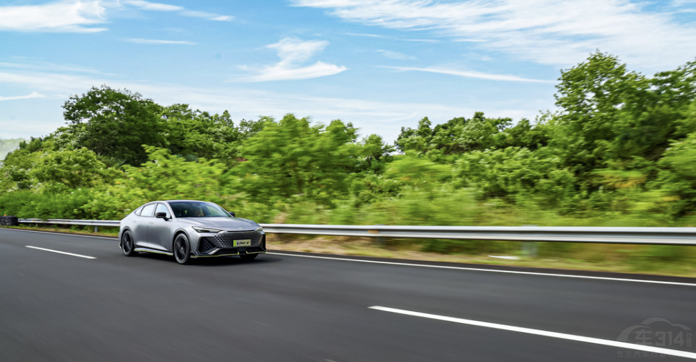 安全不是“偽命題” 解讀長安UNI-V硬核實力 安全不是“偽命題” 解讀長安UNI-V硬核實力