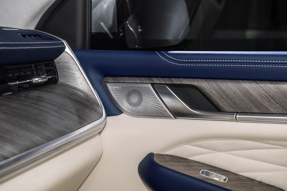 定位一致 風(fēng)格不同 坦克500對比大眾攬巡 定位一致 風(fēng)格不同 坦克500對比大眾攬巡