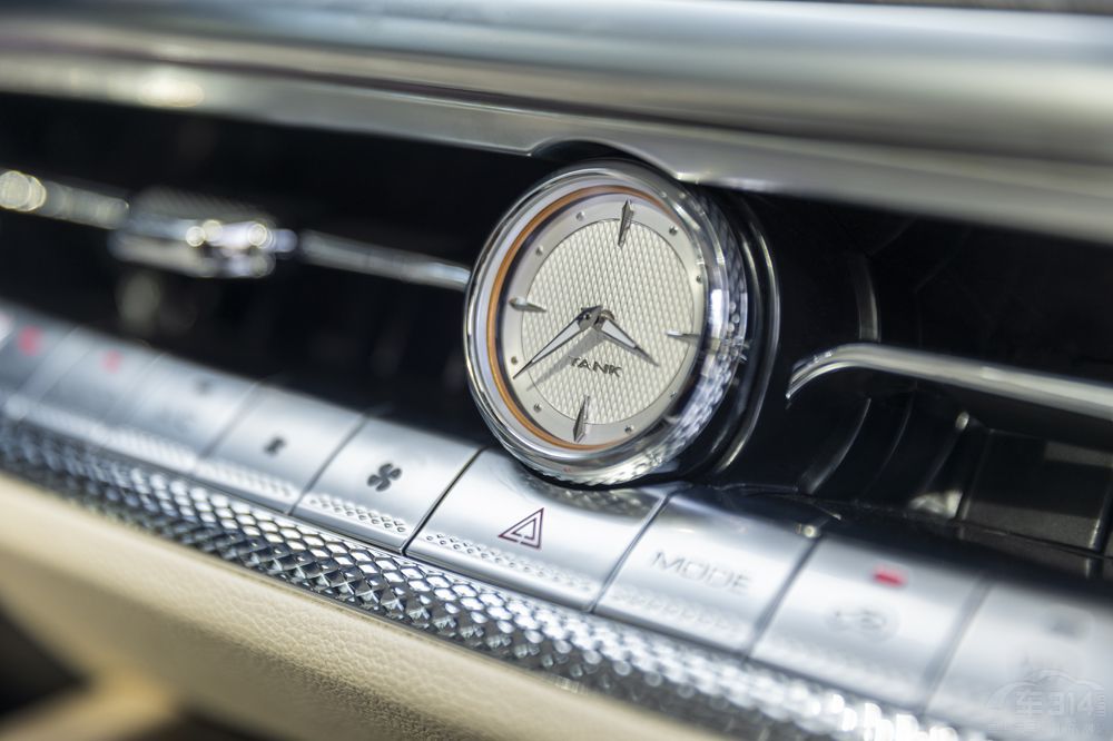 定位一致 風(fēng)格不同 坦克500對比大眾攬巡 定位一致 風(fēng)格不同 坦克500對比大眾攬巡