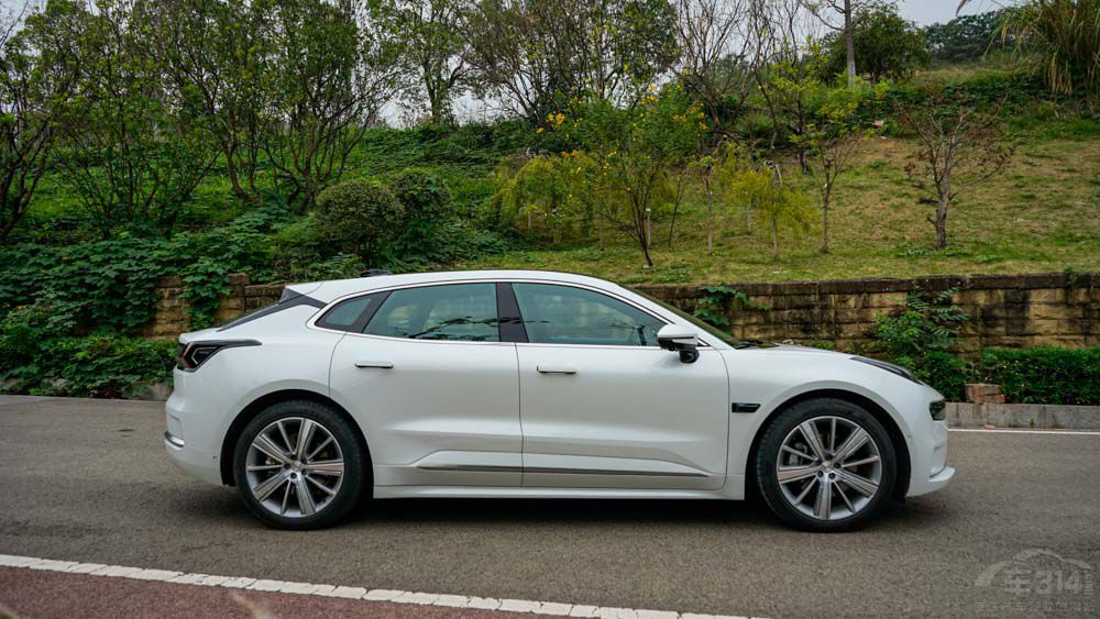 ͬu28f xO001߀SbZ4X